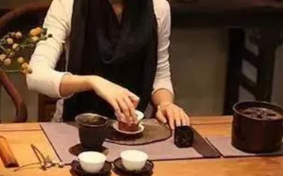 三才蓋碗的正確拿法，三才蓋碗抓碗法圖解