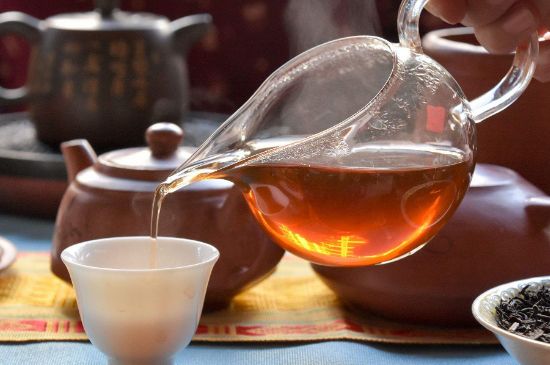 老茶浸蜜有什么功效，茶葉浸蜂蜜治咳嗽