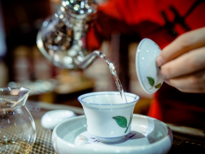 千萬(wàn)別做兼職茶藝師，女人學(xué)茶藝好嗎？