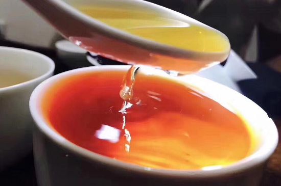 女人喝肉桂紅茶有什么好處，肉桂加紅茶的功效與作用