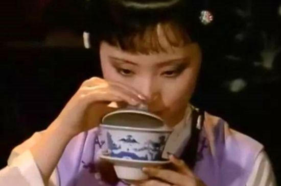 女士喝茶優(yōu)雅姿勢(shì)，女士正確喝茶姿勢(shì)禮儀