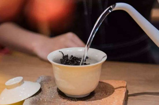 牛欄坑肉桂需不需要洗茶，武夷巖茶肉桂需要洗茶嗎？