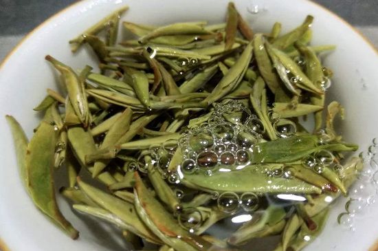 老茶和新茶哪個好，老茶好喝還是新茶好喝