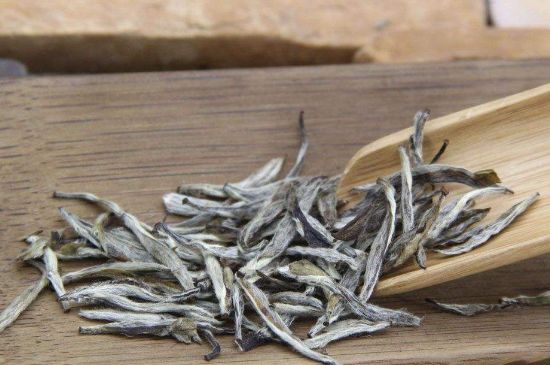 春茶季怎么辨別白毫銀針的好壞，好的白毫銀針如何選購？