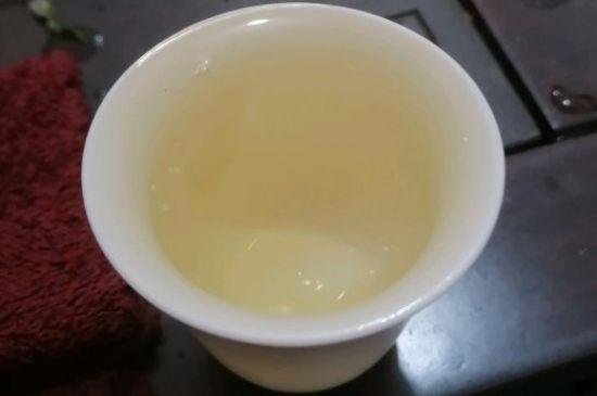春茶上市白茶的好壞怎么區(qū)分，春白茶怎么分辨好不好？