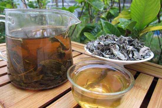 怎樣辨別莓茶發(fā)霉了，莓茶發(fā)霉和白霜的區(qū)別