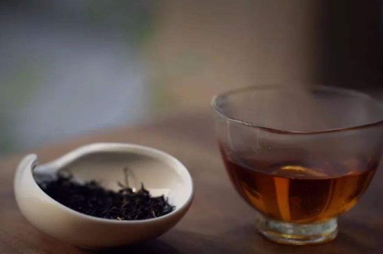 泡好的茶水放冰箱能保存多久，泡好的茶冷藏放多久？