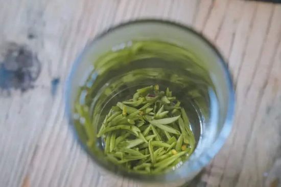 泡好的茶水放冰箱能保存多久，泡好的茶冷藏放多久？