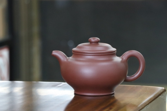 剛買的紫砂壺要怎么開壺養(yǎng)壺，<a href=http://m.zzsas.com/chaju/zisha/ target=_blank class=infotextkey>紫砂壺開壺</a>與養(yǎng)壺的方式方法