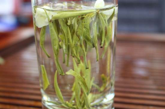 茉莉銀針適合什么人喝，茉莉銀針茶有什么功效