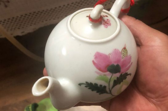 瓷壺適合泡什么茶，瓷器茶具喝什么茶好