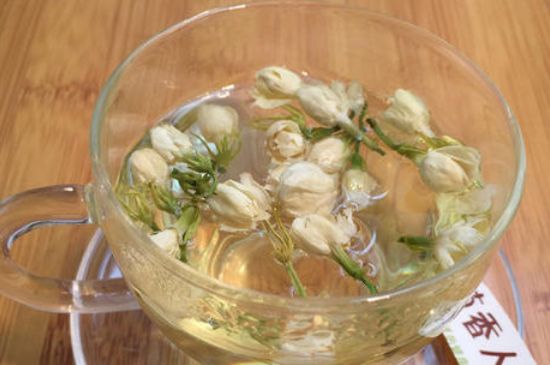 茉莉泡水禁忌，茉莉干花泡水的功效與禁忌