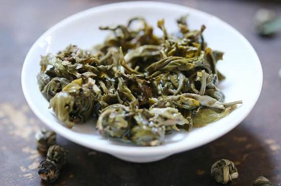 茉莉龍珠泡開后為什么都是梗，茉莉龍珠泡開后什么樣？
