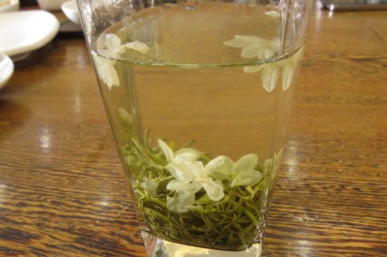 茉莉龍珠可以和什么一起泡茶，茉莉龍珠茶能加蜂蜜嗎？