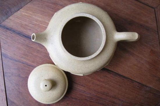 本山綠泥怎么分辨真假，真正的本山綠泥紫砂壺怎么鑒別？