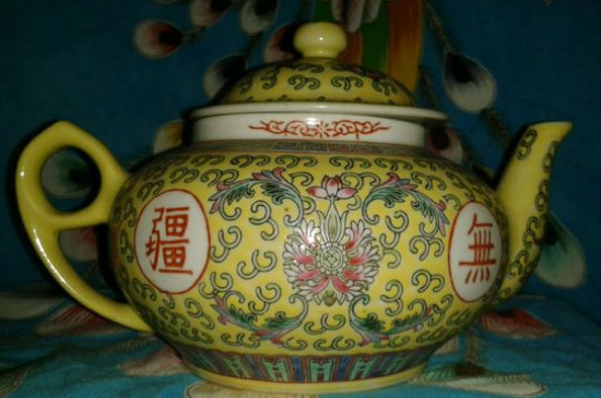 瓷壺適合泡什么茶，瓷器茶具喝什么茶好