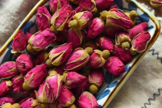 干玫瑰花泡水放幾顆，玫瑰花泡水一次放幾朵？