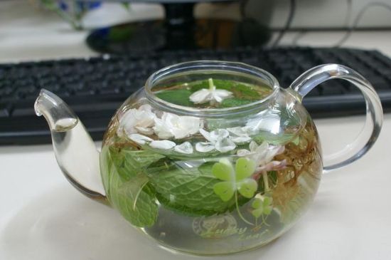 茉莉泡水禁忌，茉莉干花泡水的功效與禁忌