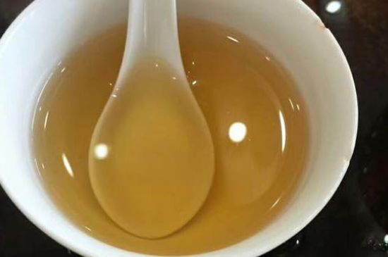 女人喝金駿眉的好處和壞處，女性喝金駿眉可減肥養(yǎng)顏