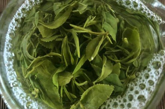 綠茶放了三年還能喝嗎，綠茶放久了喝了會(huì)怎樣