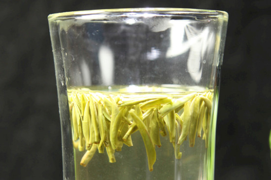 竹葉青茶泡不立起來(lái)怎么回事，竹葉青茶怎么泡立起來(lái)