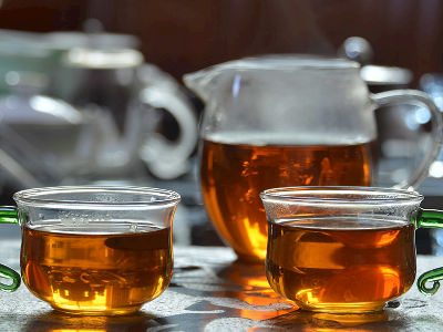 紅茶和綠茶的區(qū)別，常喝紅茶好還是綠茶好？