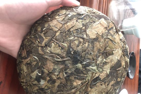 7年壽眉和2年白牡丹哪個好，老白茶壽眉與白牡丹的口感區(qū)別