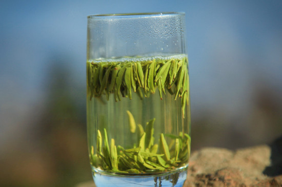 竹葉青茶泡不立起來(lái)怎么回事，竹葉青茶怎么泡立起來(lái)