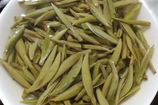 白毫銀針年份久的有什么香，陳年白毫銀針的香氣