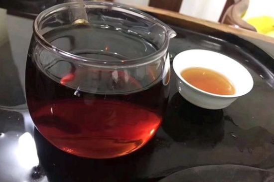 黑茶排濕毒的身體表現，喝黑茶排毒反應癥狀