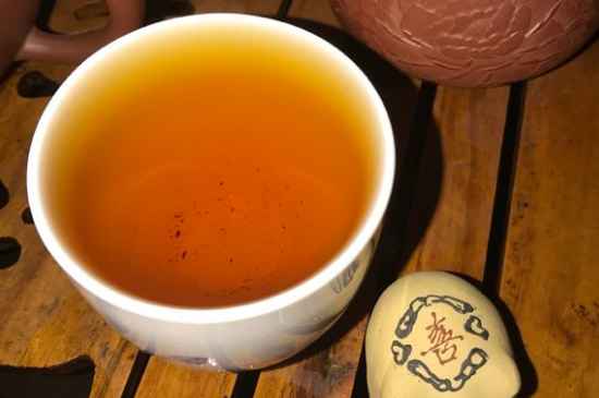 正山小種適合女人喝嗎，女人經(jīng)常喝正山小種茶好嗎