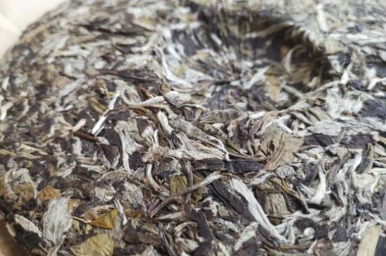 7年壽眉和2年白牡丹哪個好，老白茶壽眉與白牡丹的口感區(qū)別