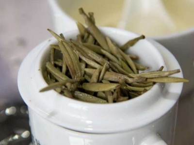 白茶煮好還是泡好喝，老白茶是泡還是煮？