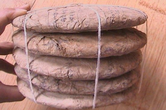 茯磚茶與普洱茶哪個好，茯茶和普洱茶口味區(qū)別