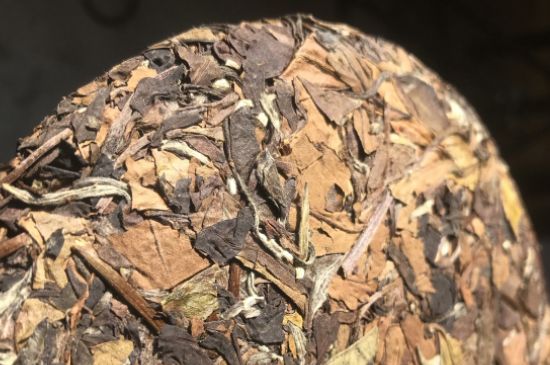 7年壽眉和2年白牡丹哪個好，老白茶壽眉與白牡丹的口感區(qū)別